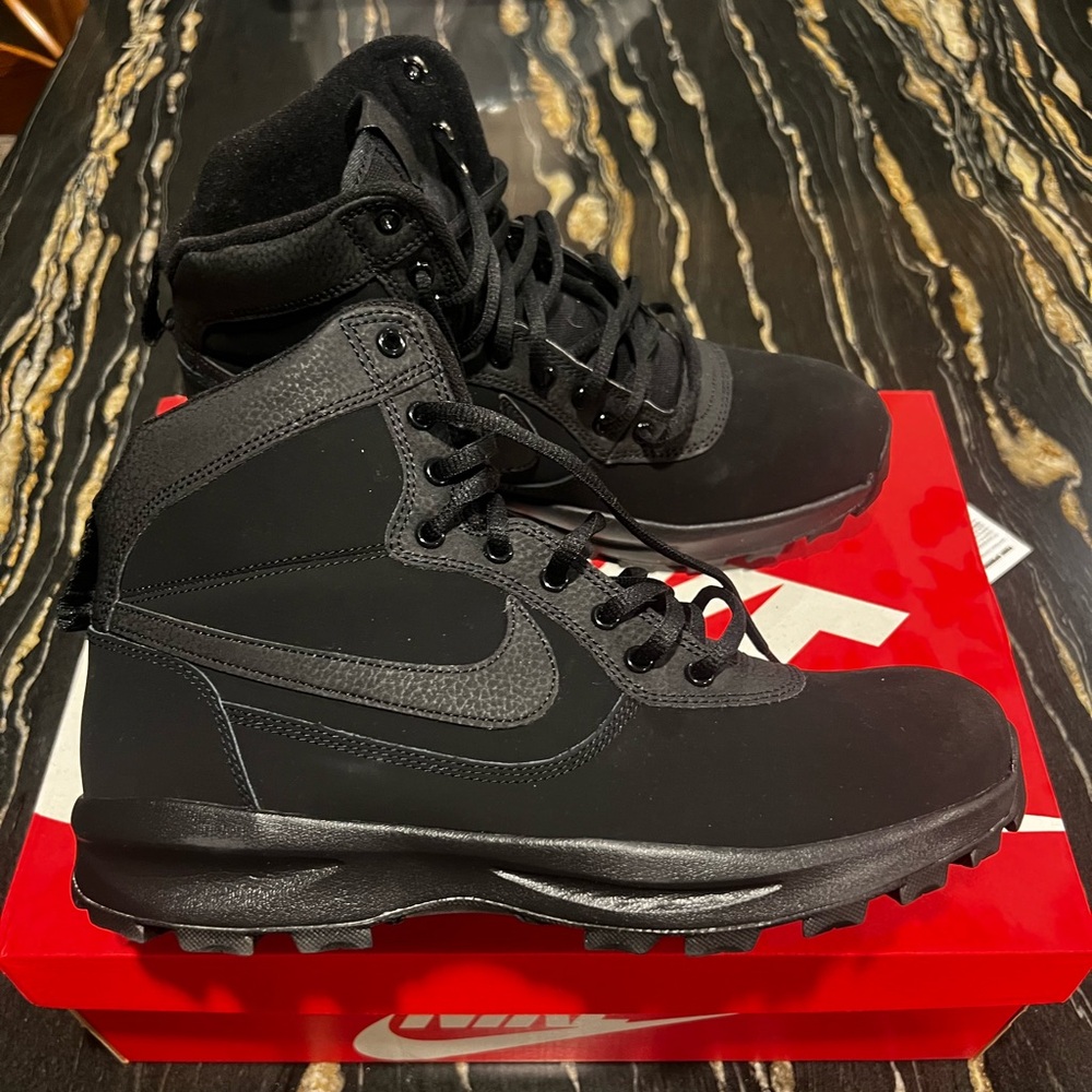 Men’s Nike Manoadome Winter Boots